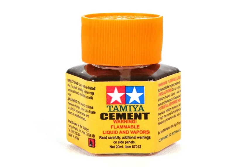 Tamiya Plastic Cement 20Ml Paint Bottle 1