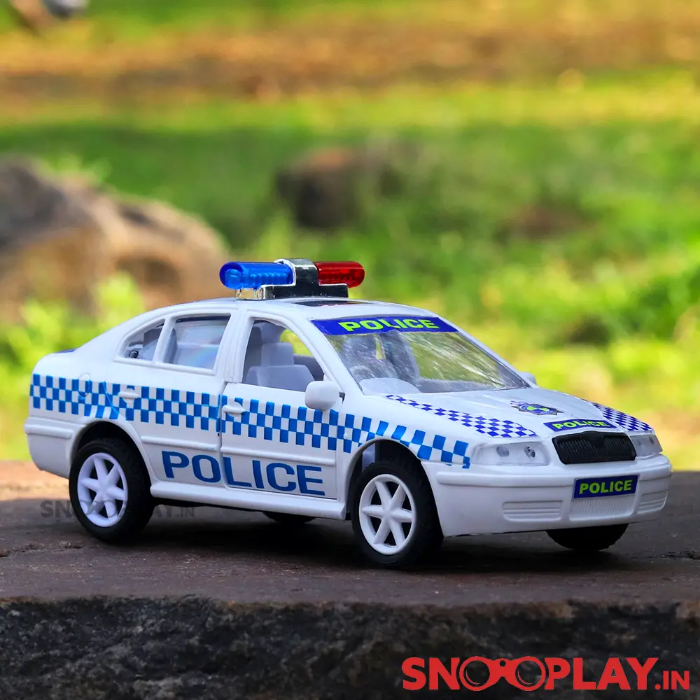 Centy Skuba Hot Pursuit Uk Police Pullback Toy Car (3-6 Years) 1