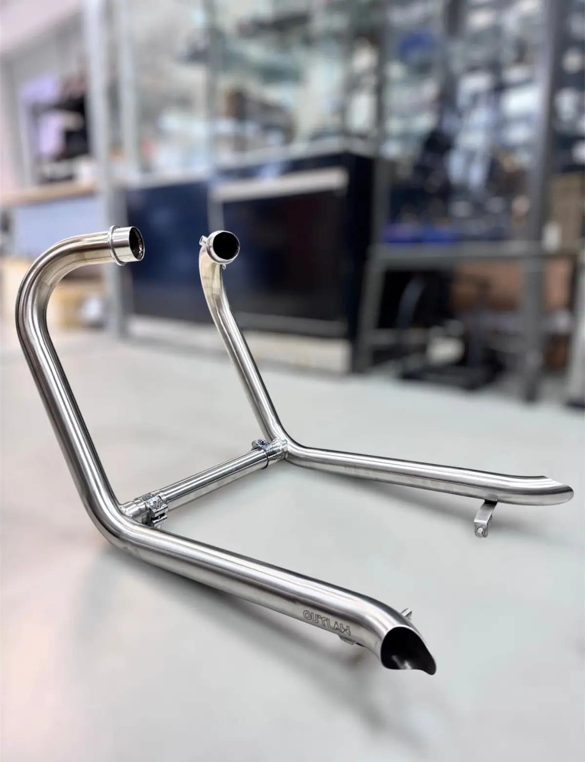 Bella Garage Outlaw Drag Pipes - Triumph Bobber 1