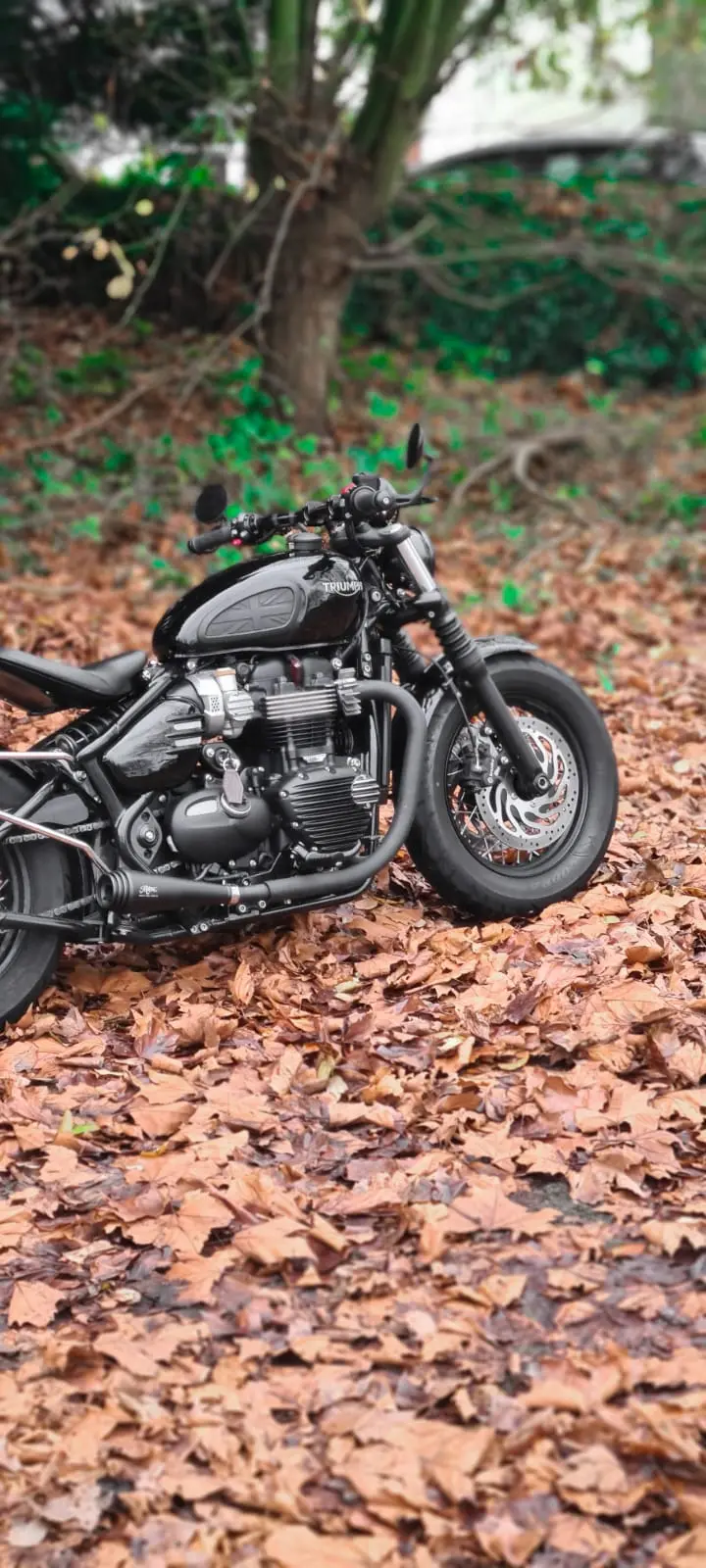 Motone Ribbed Side Covers - Matte Black - Triumph Bobber / Speedmaster 2