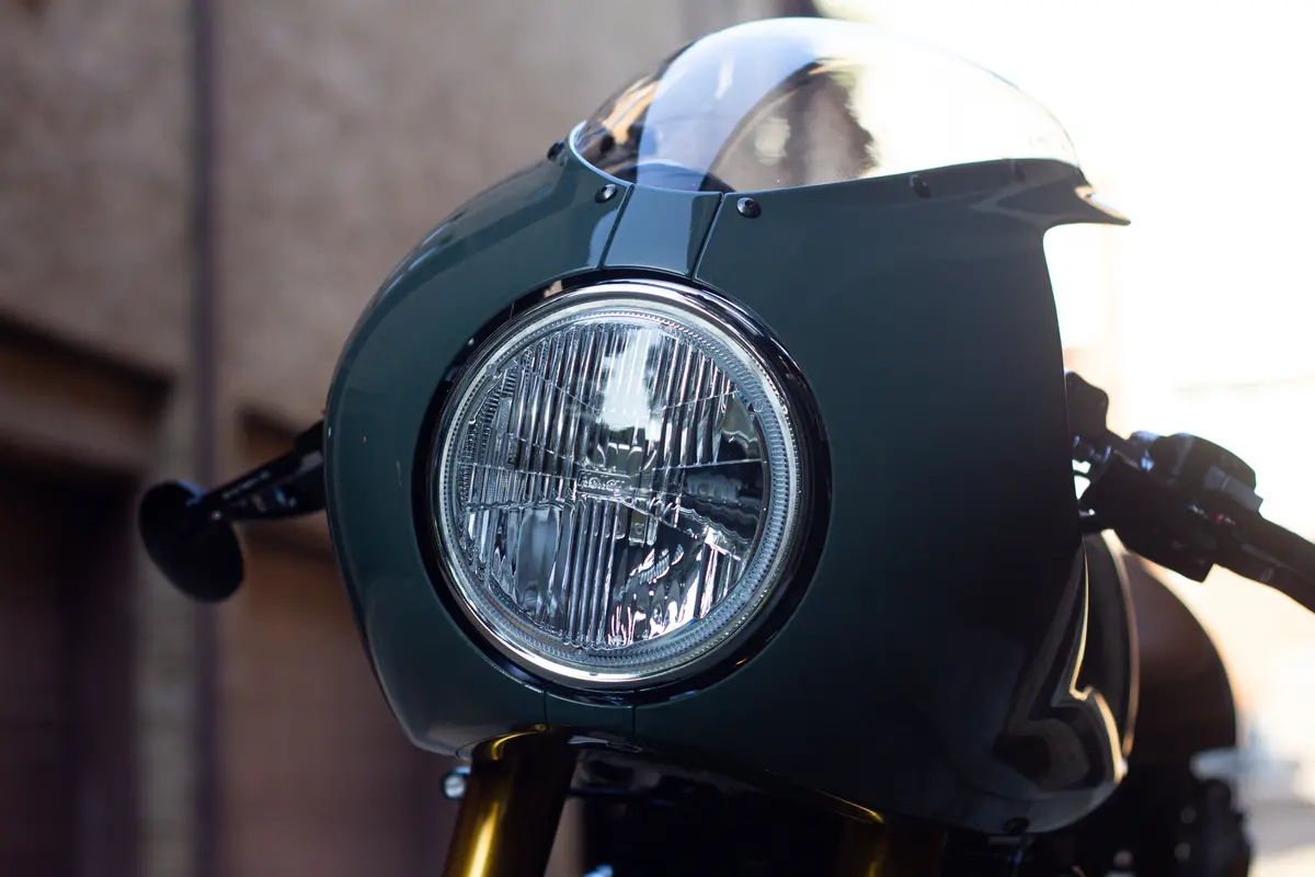 Retro Inspired Led Headlight - Modern White - 2016+ Triumph Classics 1