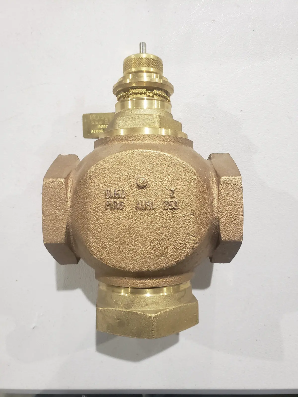 Johnson Controls 2" Npt 3 Way Mixing Valve Body 2