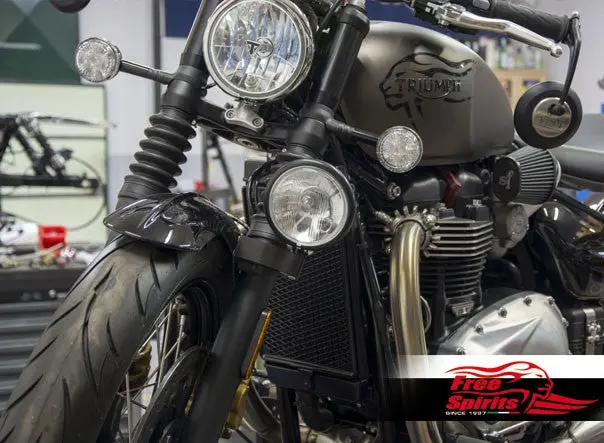 Free Spirits Low Mount Spot Light For Triumph Bobber 2