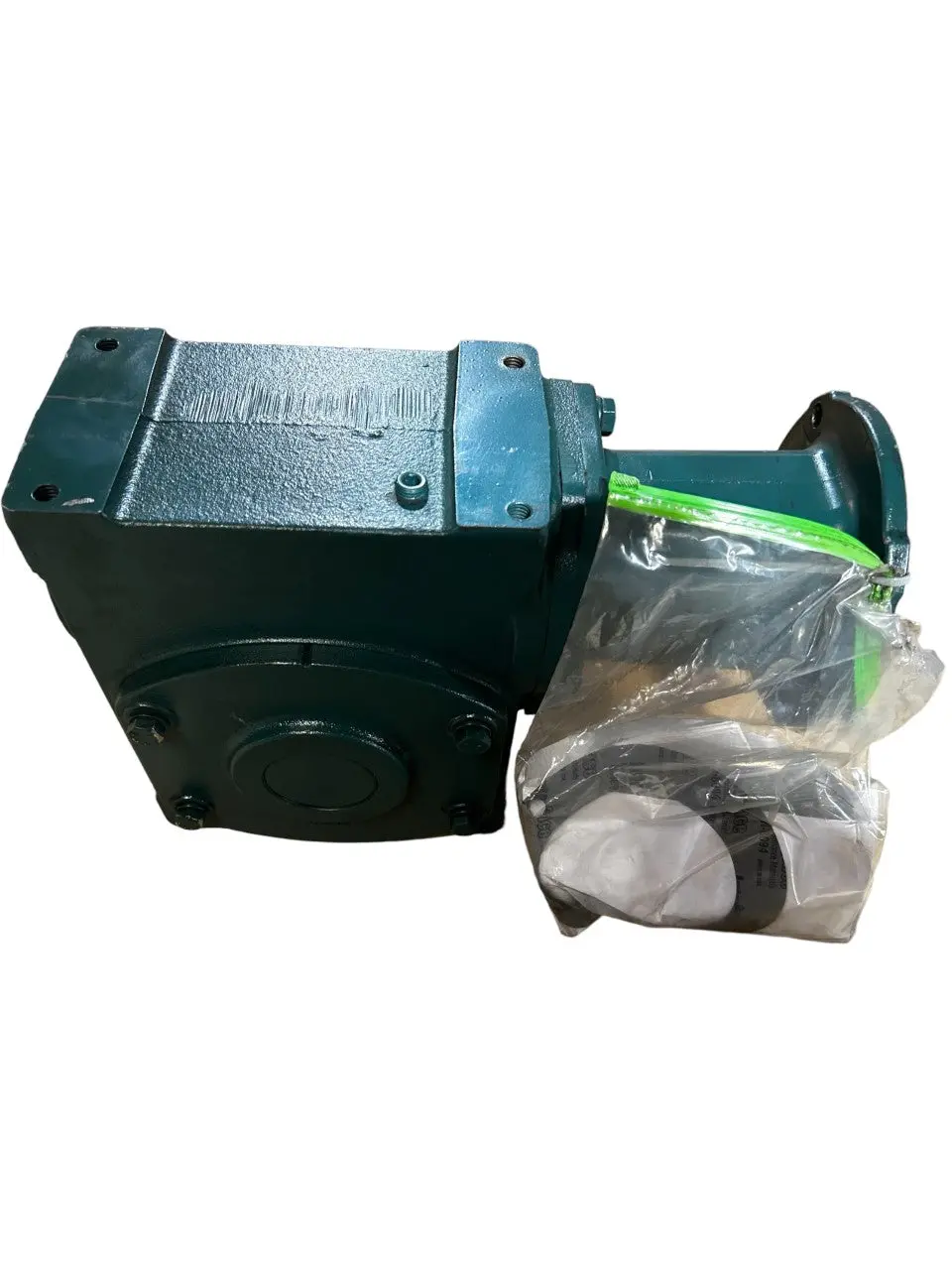 Dodge Tigear-2 35A40r14, Standard, Right Angle, Worm Gear, Speed Reducer, 3-Piece Coupled Input, Solid B Shaft Output, 3.23Hp, 40:1 Gear Ratio, 44Rpm Maximum Output, 3622 In-Lb Torque Rating,  - New Never Used/No Box 1