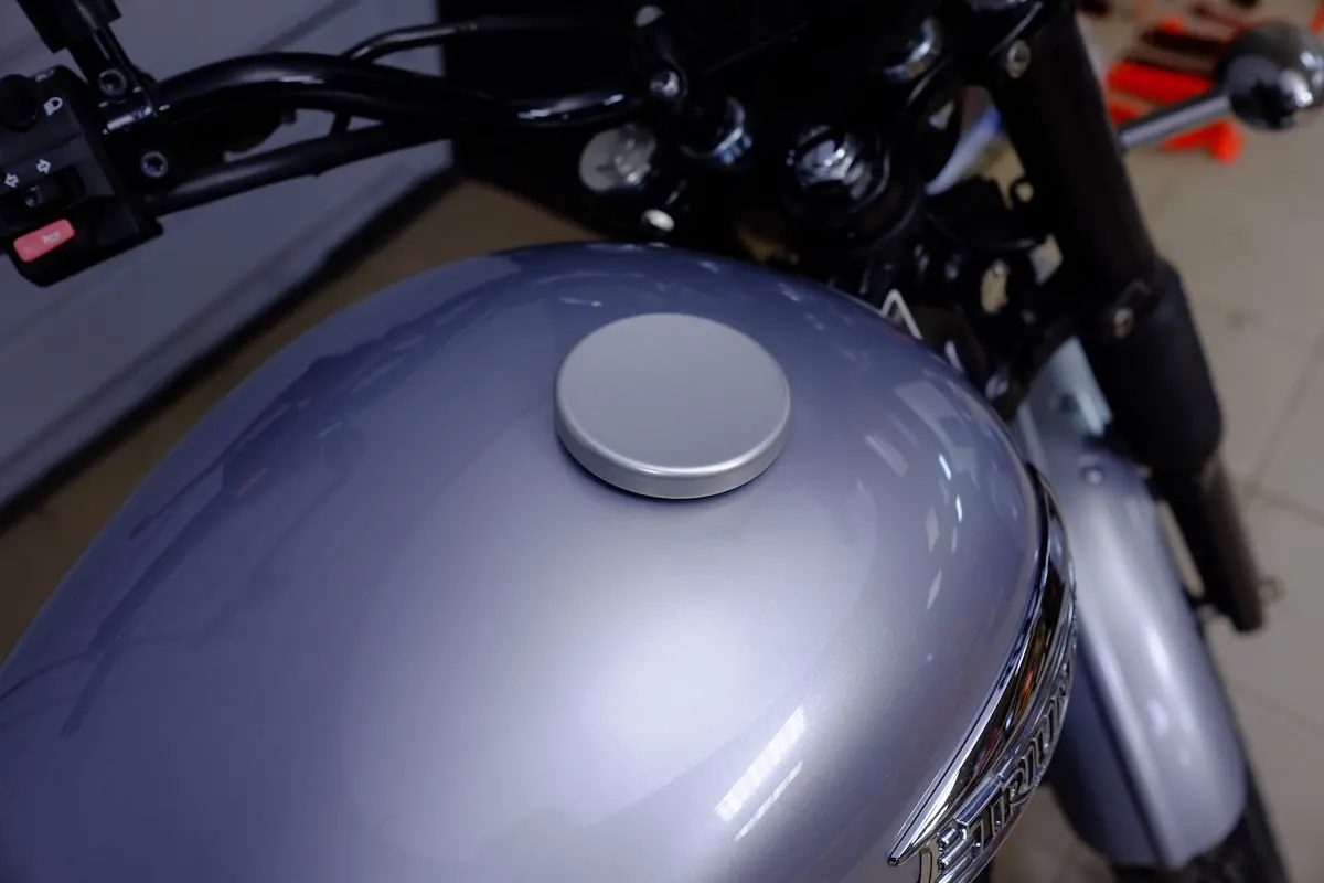 Iron Machine Oil Fill Cap - 2001+ Triumph Classic Twins 1
