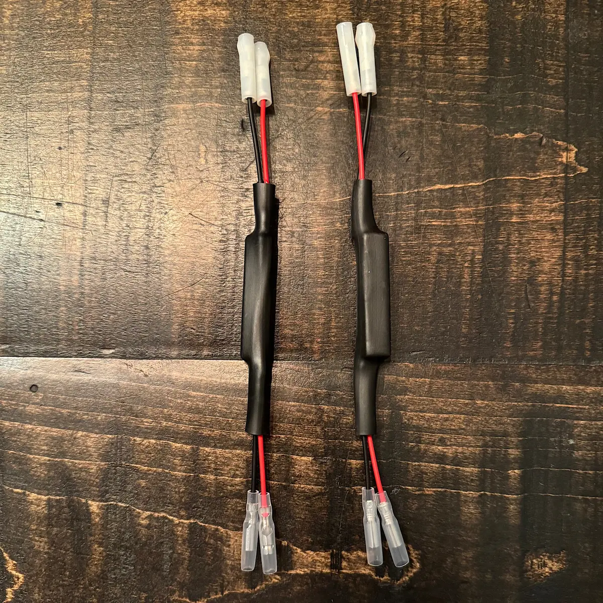 A&J Cycles Plug And Play Turn Signal Resistors / Load Equalizers - 3.9Mm Bullet Connectors 1