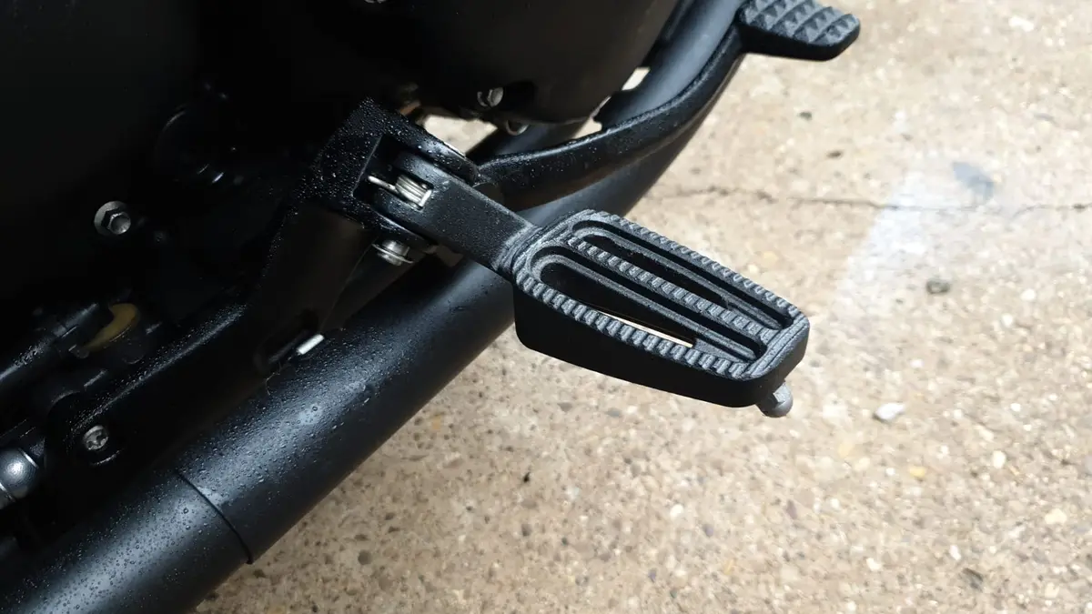 Motone Ranger Foot Peg Set - Triumph Bobber - Black 2