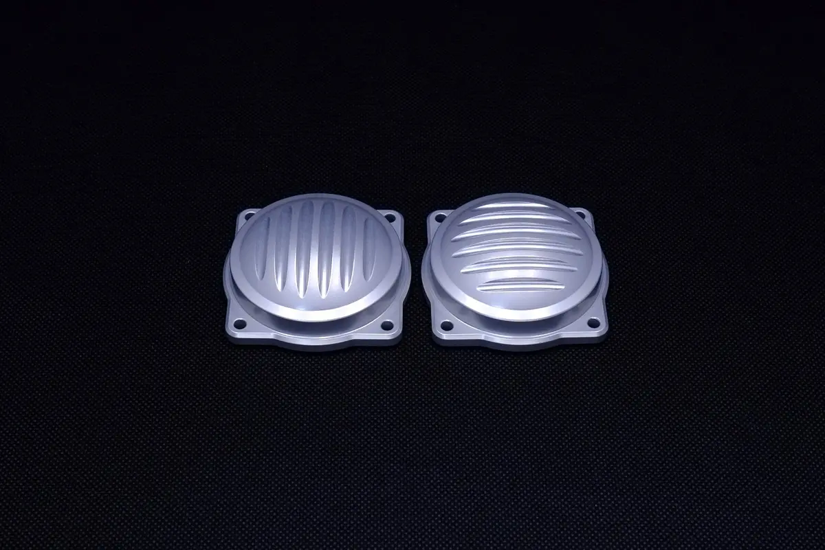 Iron Machine Carb (Efi) Tops - 09-15 Triumph Classic Twins 1