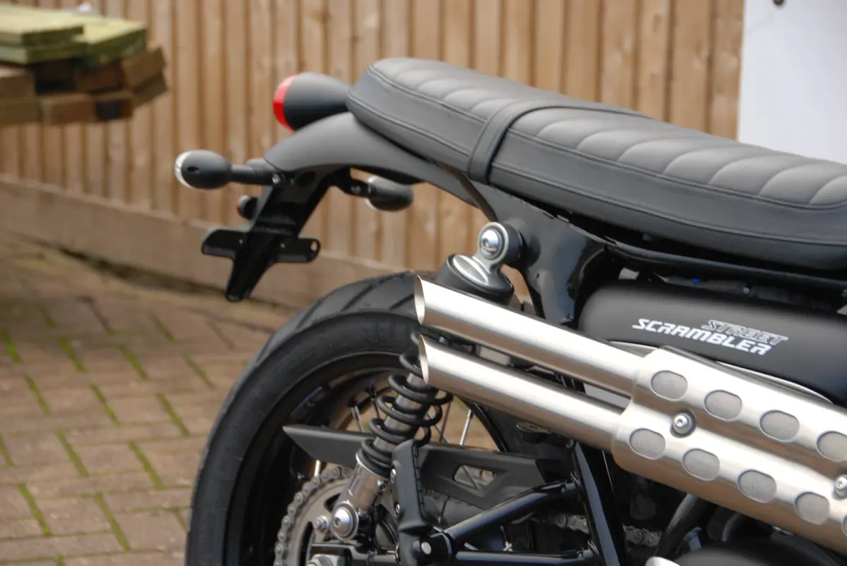 Total Triumph Slash Cut / Guy Martin Slip On Silencers - Triumph Street Scrambler 1