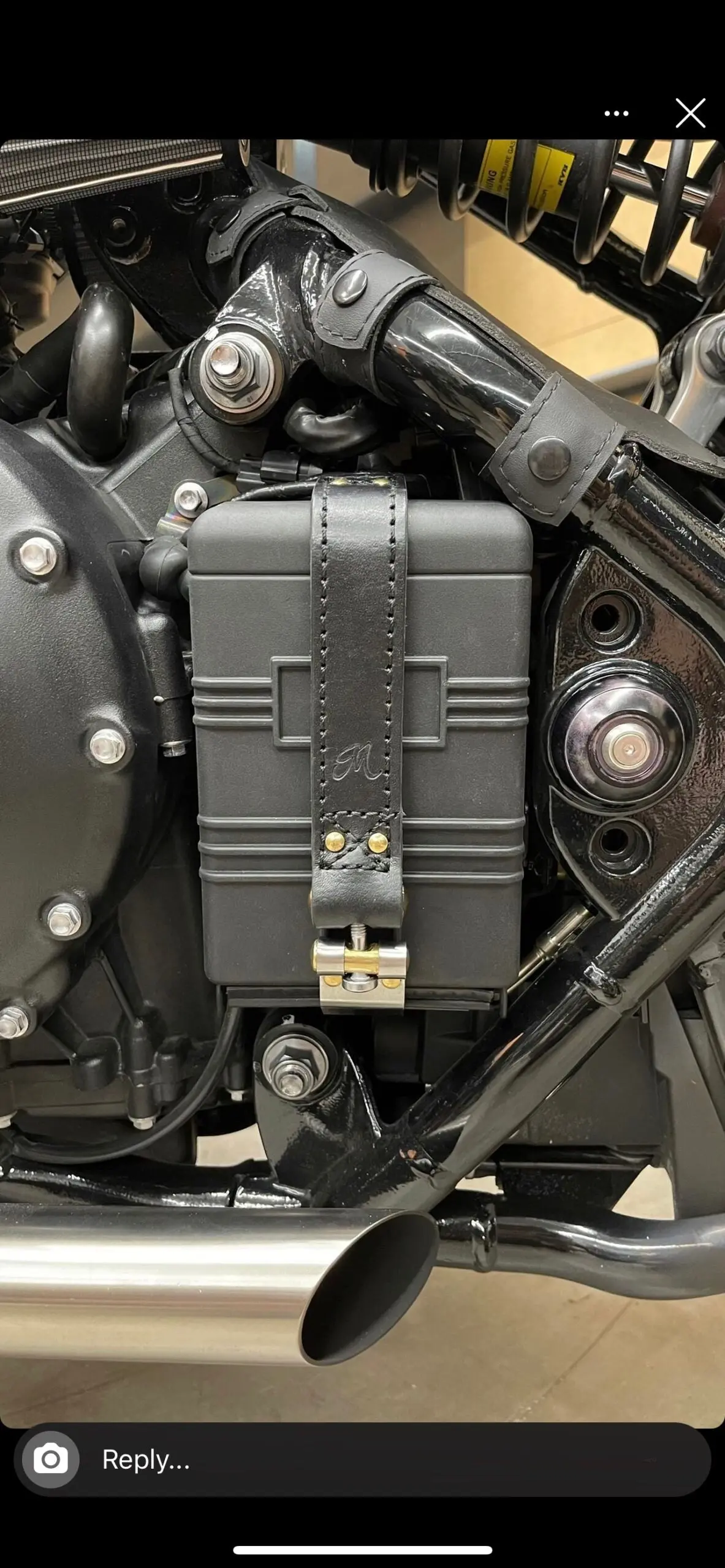 Motone The Beltane - Bobber Battery Strap - Black Leather & Brass 2