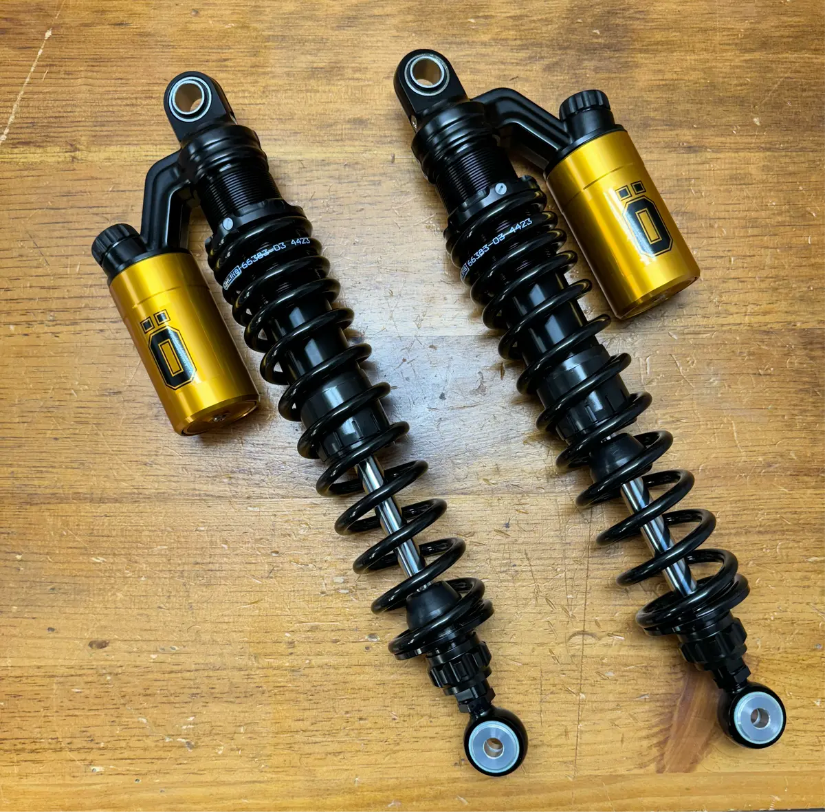 Ohlins S36pr1c1l Stx36 Blackline Gold Reservoir Shocks - Triumph Thruxton R / 1200 / Speed Twin 1