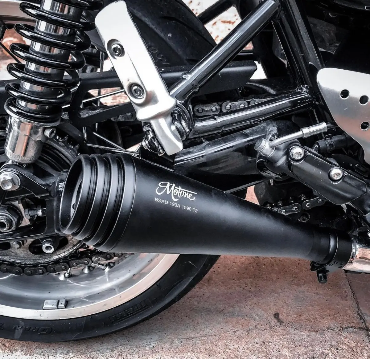 Motone Saturn V Slip Ons - Black - Triumph Thruxton R / Rs,  Speed Twin 1