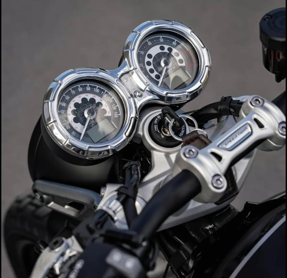 Motone The Peerless Gauge Cover - Polished 1