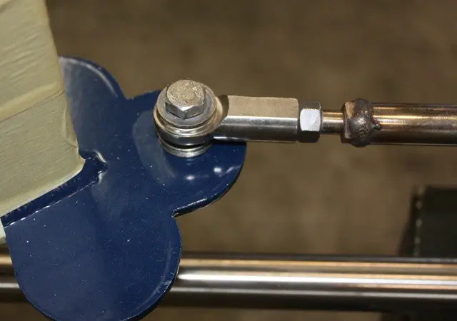Drag Link (Steering Linkage) 1