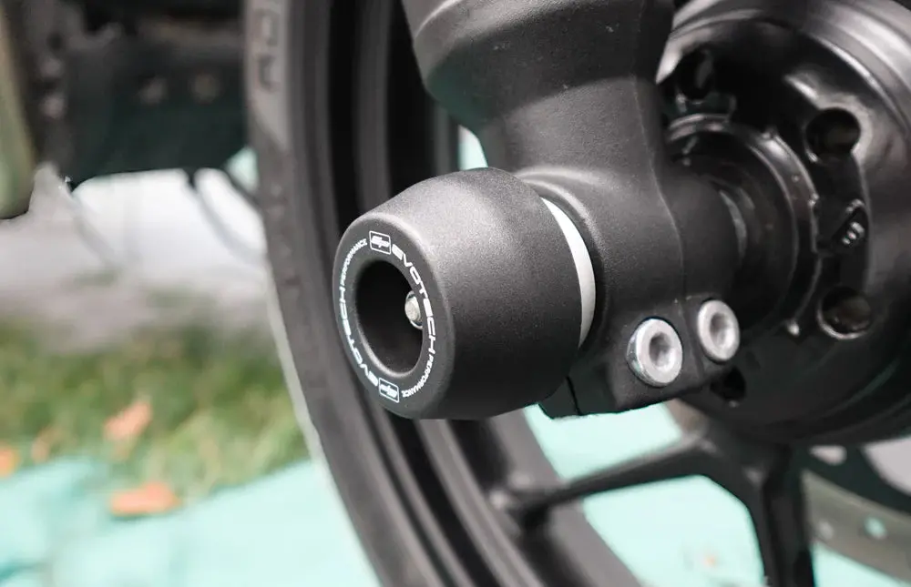 Evotech Performance Front Axle Protectors - Triumph Speed / Scrambler 400 2