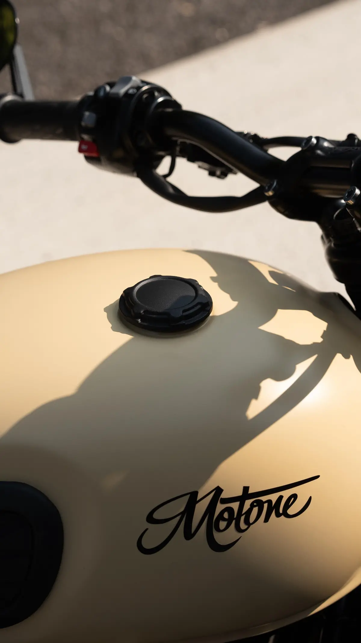 Motone Telstar Gas Cap - Black - Triumph Classics 1