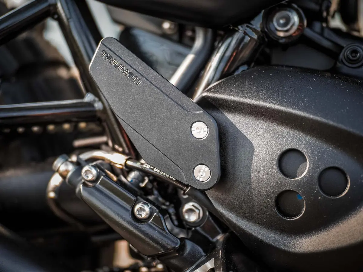 Classicbike Raisch Billet Heel Guards - Triumph Thruxton R / Rs / 1200 2