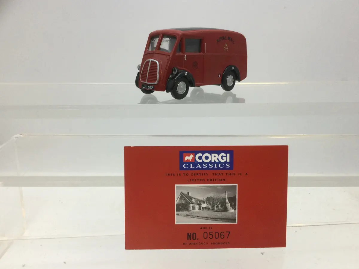 Corgi 06203 1:43 Scale Royal Mail Morris J Van 1