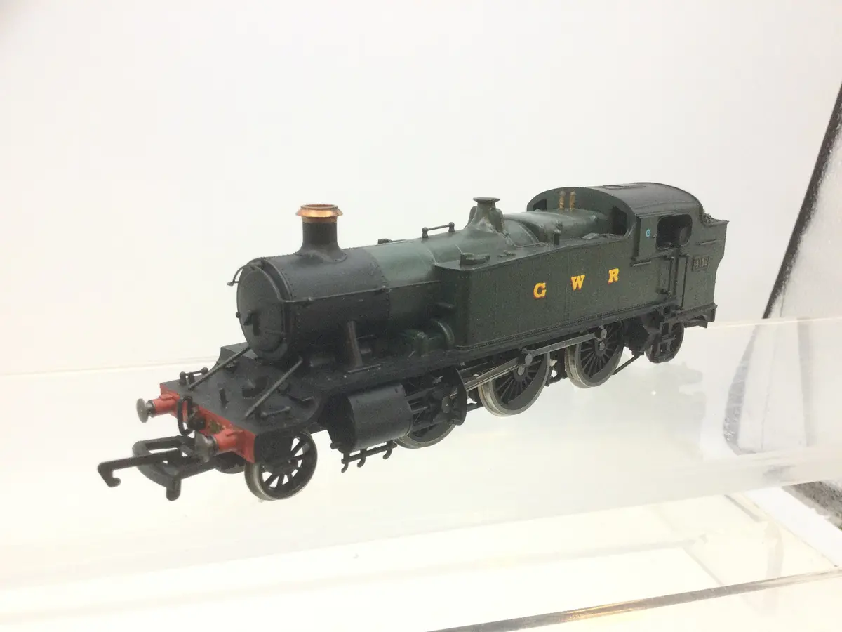 Hornby Oo Gauge Gwr Green Prairie Tank 4132 Weathered/Renumbered 1