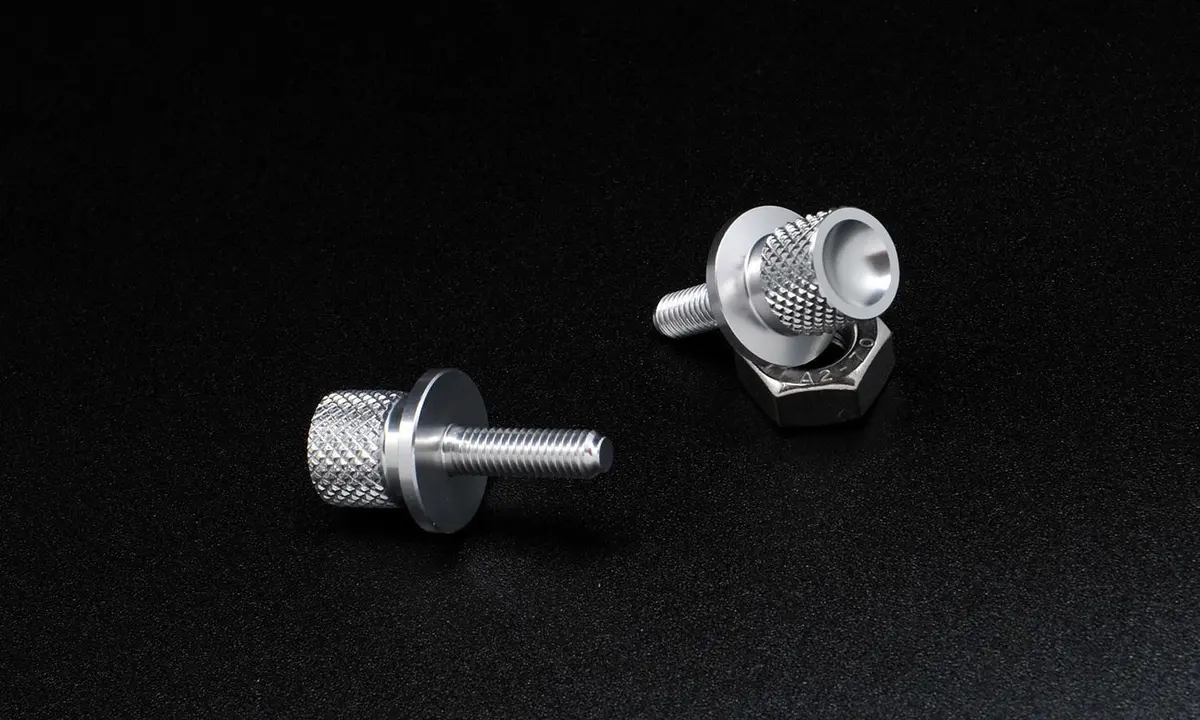 Super Corse Tool Free Side Cover Bolts - Triumph Bonneville, Thruxton, Scrambler - Black, Silver, Brass 1