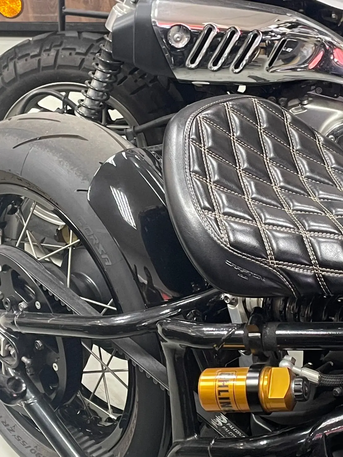 Bella Garage Short Rear Fender - Gloss Black 2