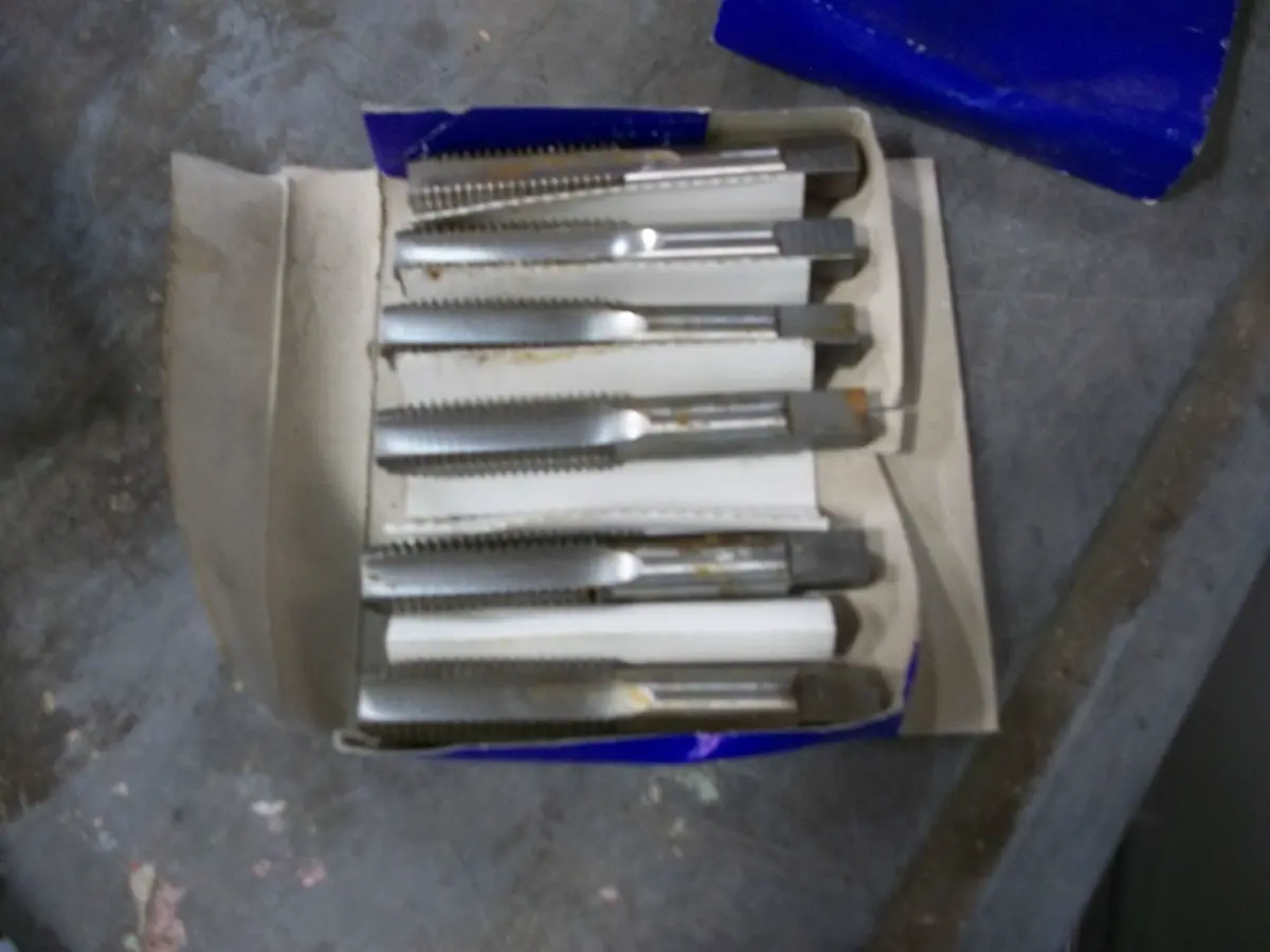 +.005" Oversized Hand Taps Hand 3/4" 10 H11 +.005" Straight Flute, Right Hand, H.S.S. Ground Thread Taps F10, Size: 3/4", 12-021-048 1