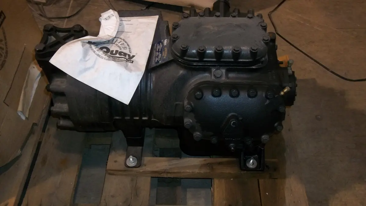 Mc Quay 40 Hp 200/60/3Ph Semi Hermetic Compressor 6Ds14000fsu-R 1