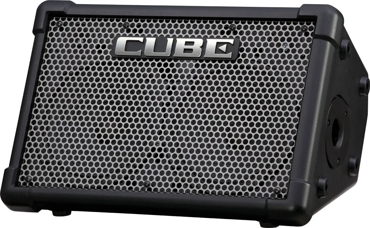 Roland Cube Street Ex Battery-Powered Stereo Amplifier 1