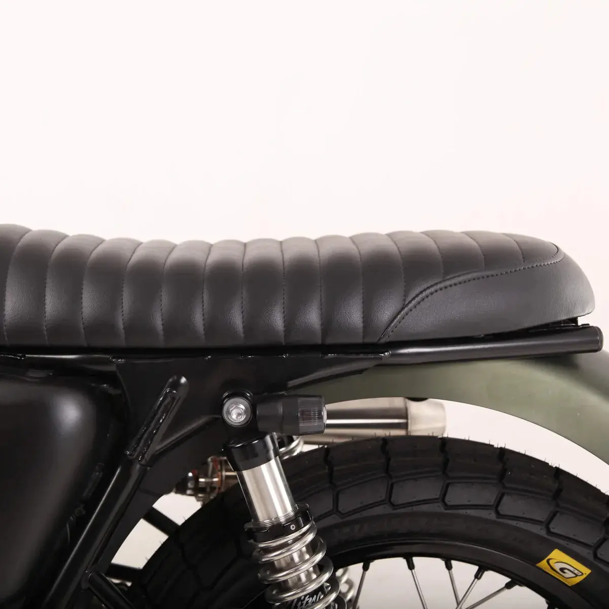British Customs Slammer Tuck And Roll Gel Seat - Black - 2001-2015 Triumph Bonneville, Thruxton, Scrambler 2