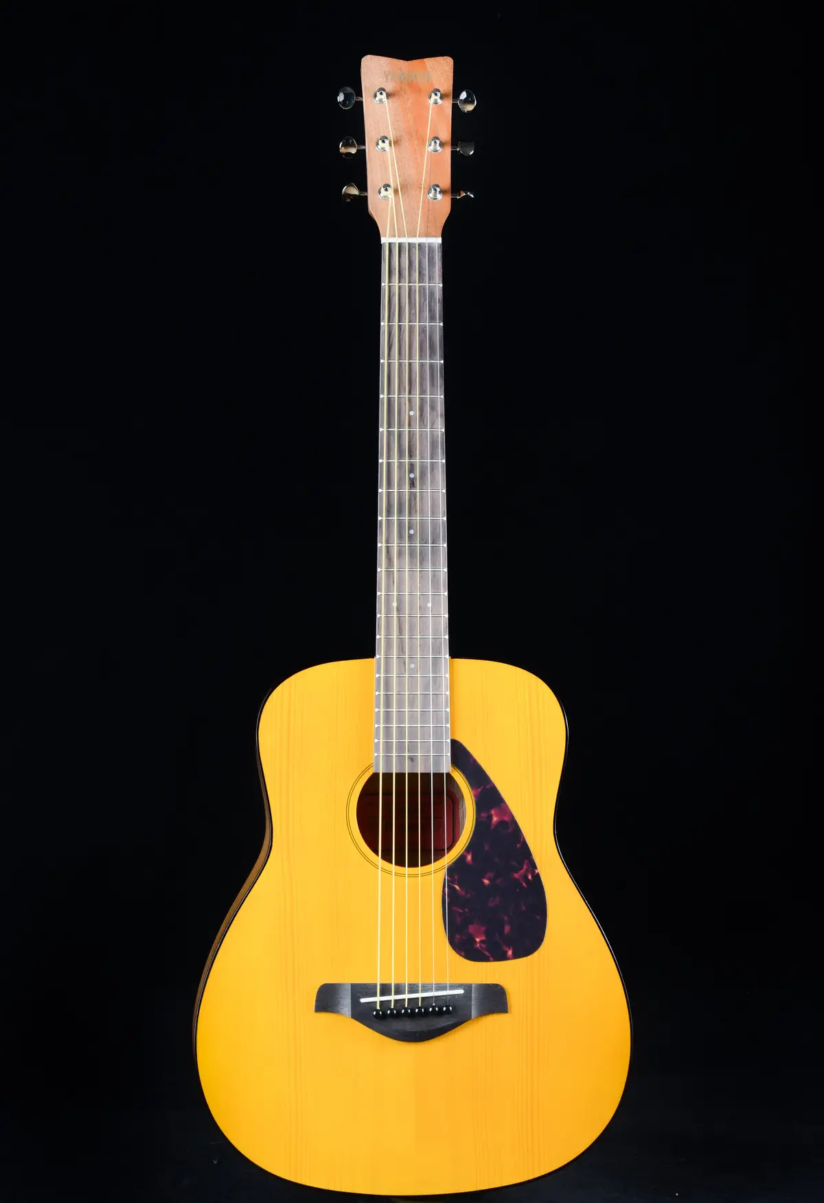 Yamaha Jr1 3/4-Scale Mini Folk Guitar 1
